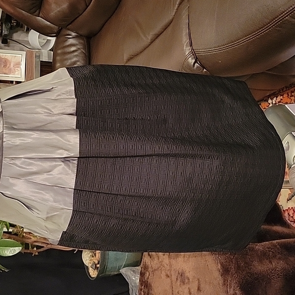 BCBGMaxAzria Dress 4 Silver Satin Corsage Black Jersey Skirt - Picture 2 of 10